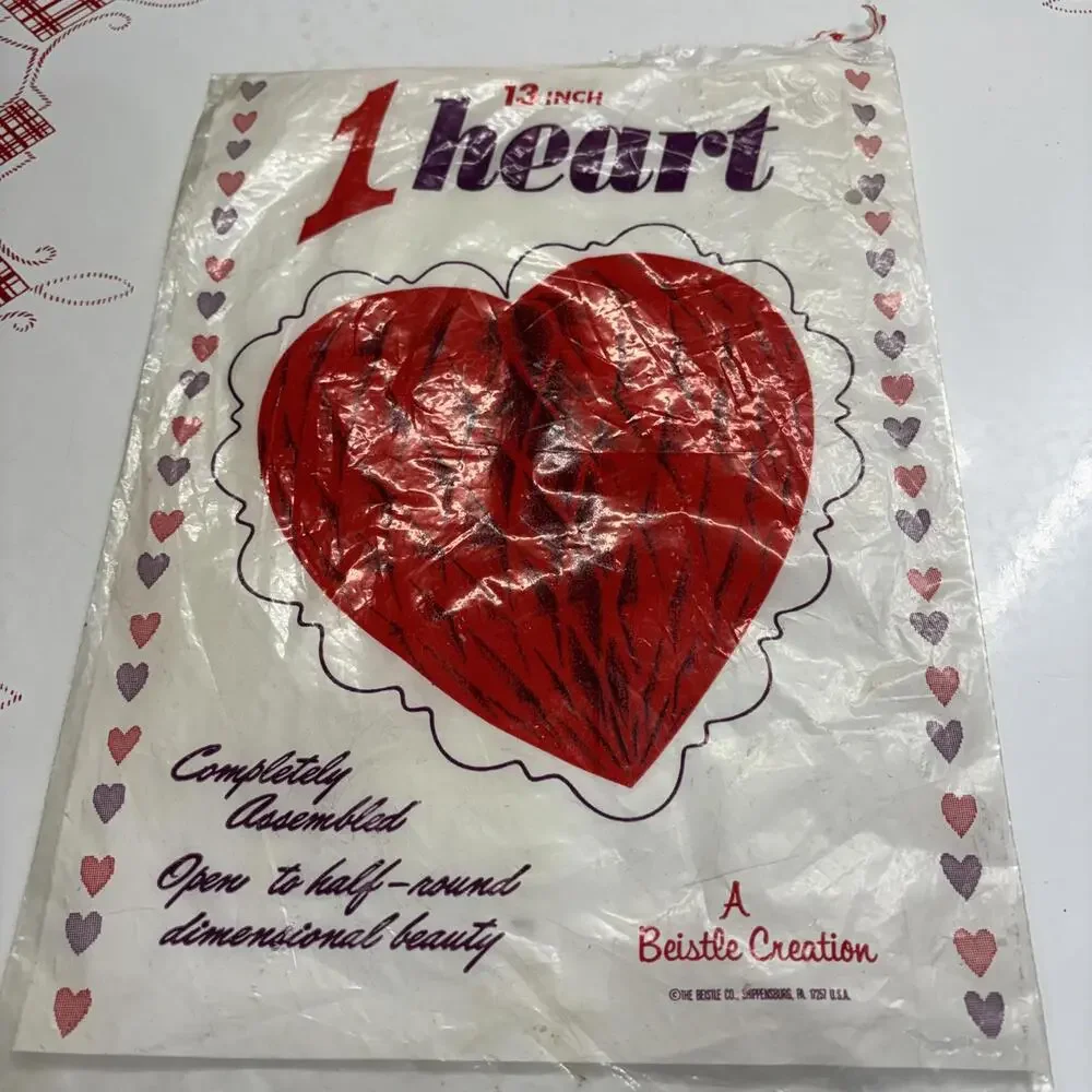 Vtg 70s Beistle honeycomb heart valentine decor